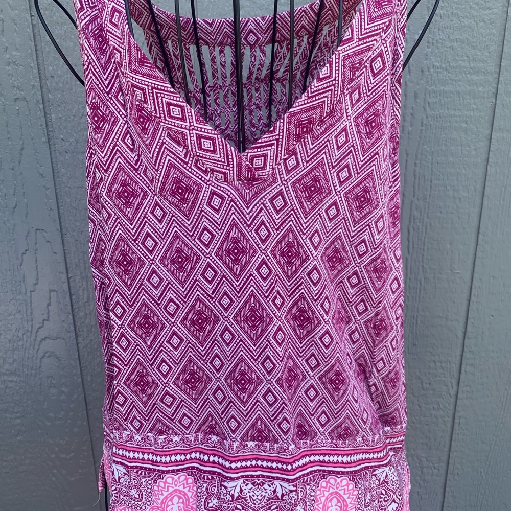 Magenta geometric print  tank